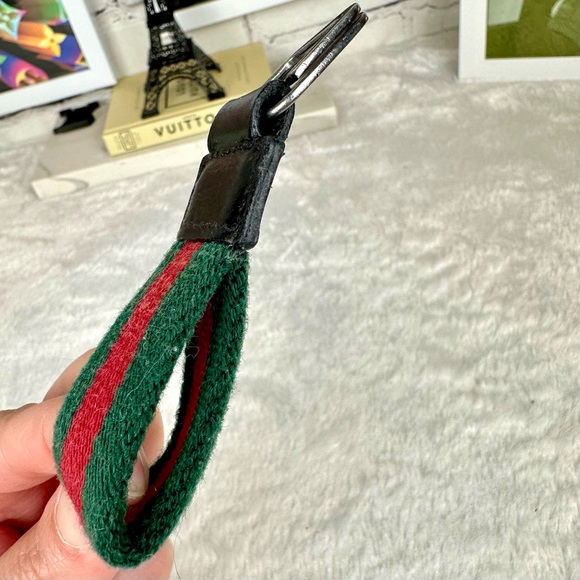 Gucci Sherry Line Red and Green Keychain Key Holder or Bag Charm - Picture 3 of 5